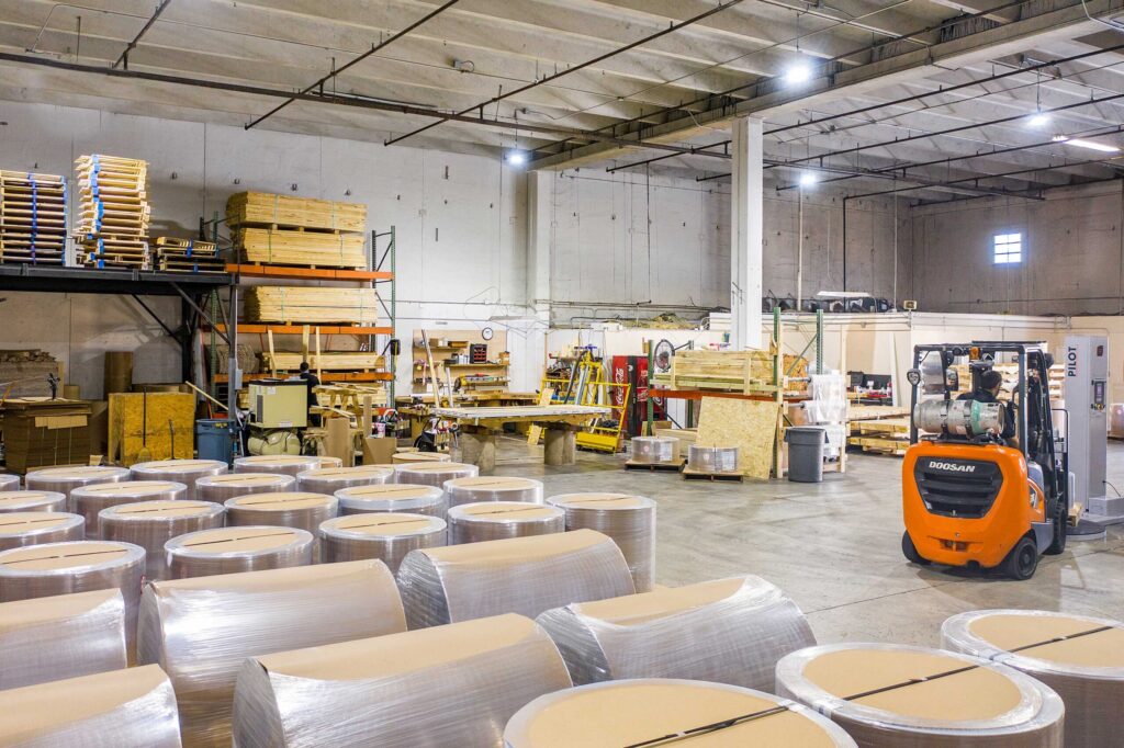 Steel coil distributor